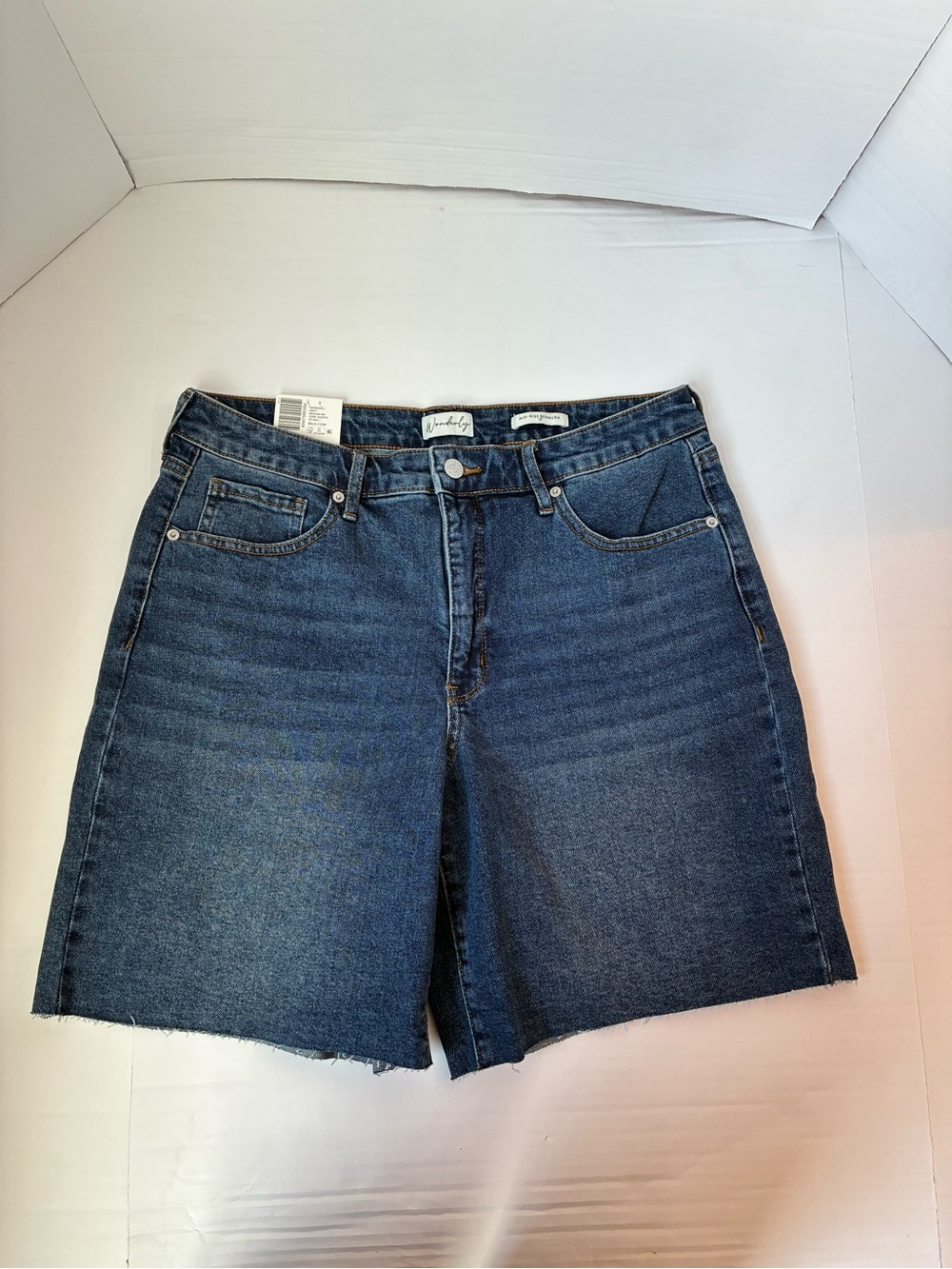 Women’s NWOT WONDERLY MID-RISE Bermuda Shorts 10